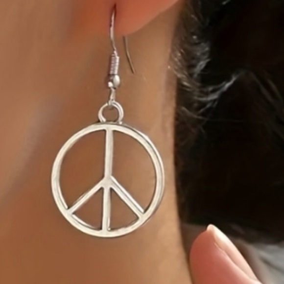 Peace Sign Earrings-Pierced NEW Hand Crafted Bohemian Casual Hippie Silver - Picture 2 of 8